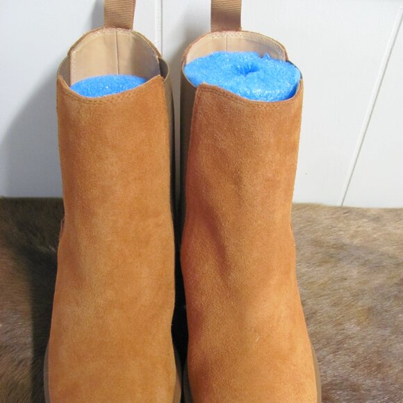 QUINCE SUEDE LEATHER CHELSEA  BOOTIE NIB - Picture 8 of 11